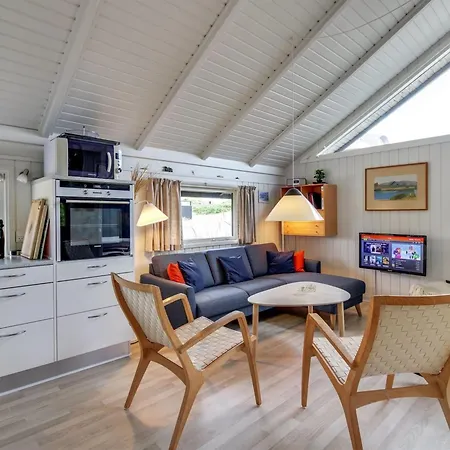 Auli - 200m From The Sea By Interhome Feriehus